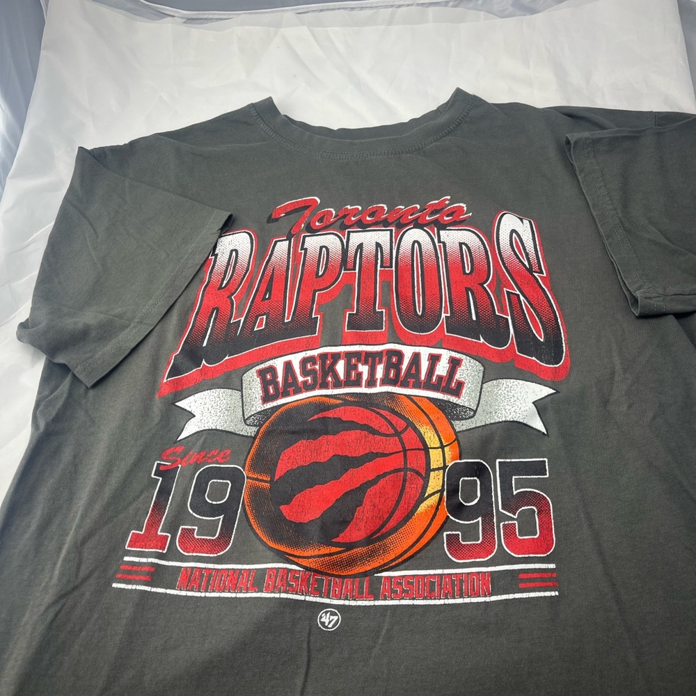 47 Brand Toronto Raptors Tee Size Large